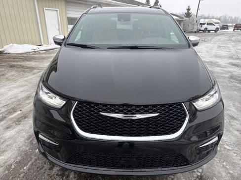 New 2026 Chrysler Pacifica Pinnacle image 14