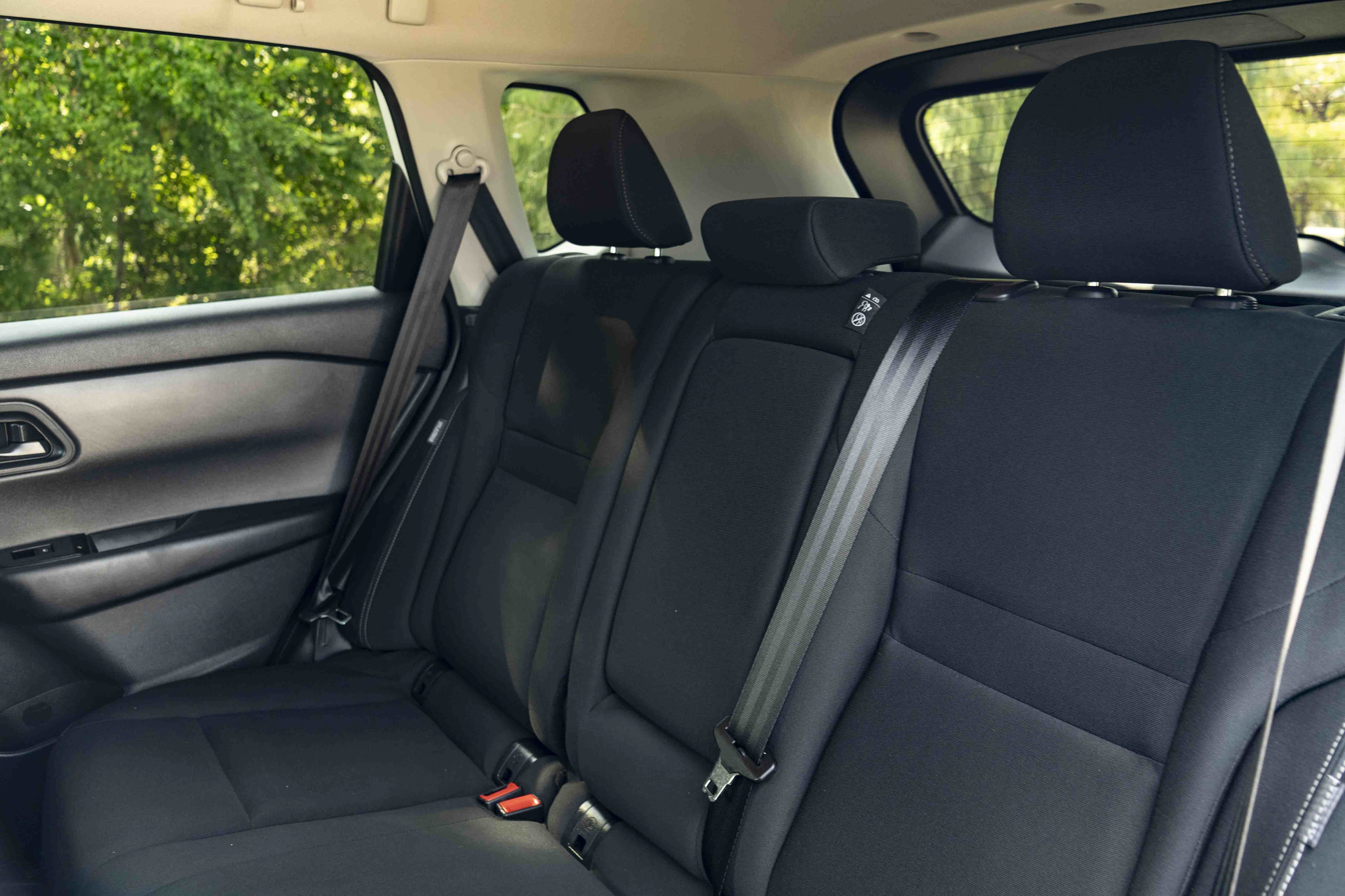 Used 2025 Nissan Rogue S FWD image 17
