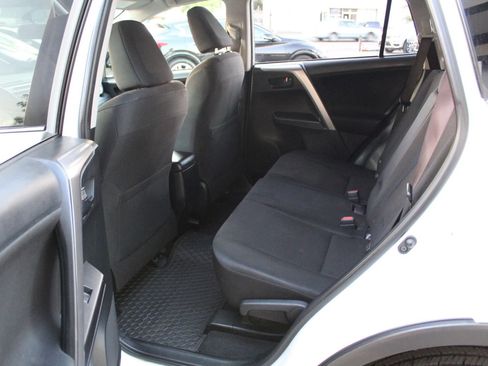 Used 2016 Toyota RAV4 LE FWD image 12