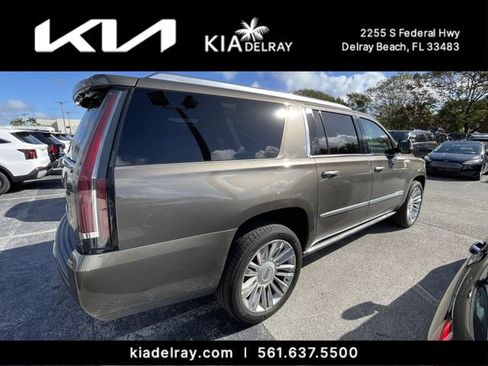 Used 2016 Cadillac Escalade ESV Platinum image 2