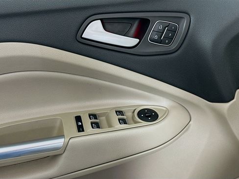 Used 2017 Ford Escape Titanium image 15