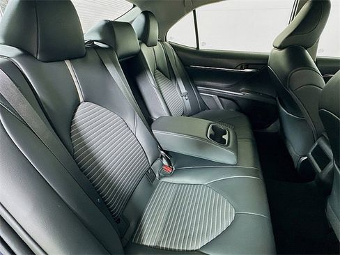 Used 2022 Toyota Camry SE image 24