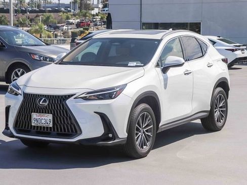 Used 2025 Lexus NX 250 FWD w/ Premium Package image 3