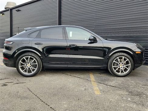 Used 2024 Porsche Cayenne Coupe image 8