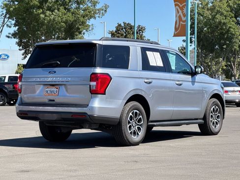 Used 2022 Ford Expedition XLT AWD/4WD image 3