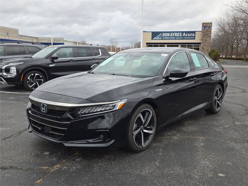 Used 2022 Honda Accord Sport image 2