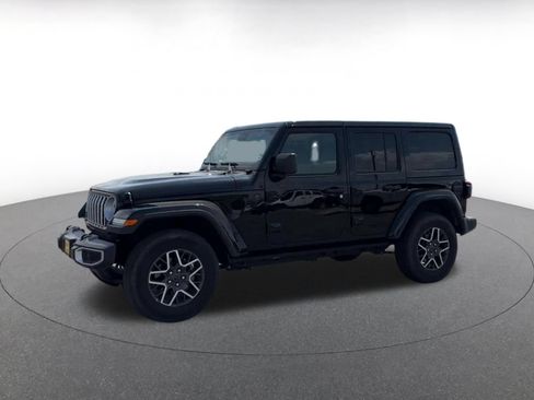 Used 2025 Jeep Wrangler Unlimited Sahara AWD/4WD image 7