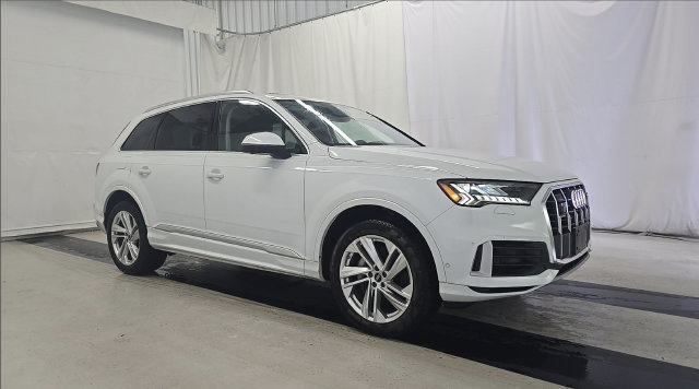 Used 2023 Audi Q7 3.0T Premium w/ Convenience Package AWD/4WD image 3