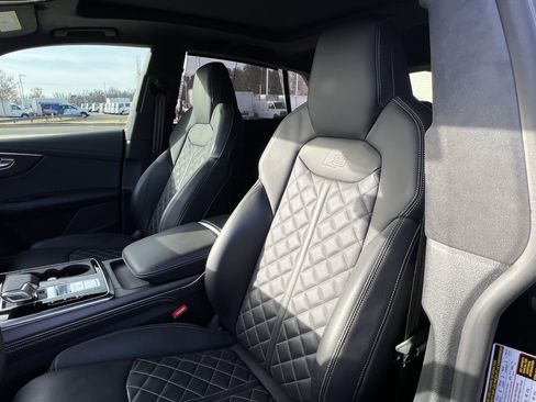 Used 2024 Audi SQ8 Prestige w/ Prestige Package image 17