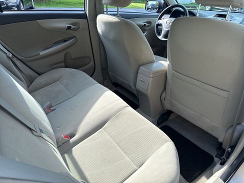 Used 2013 Toyota Corolla LE FWD image 24