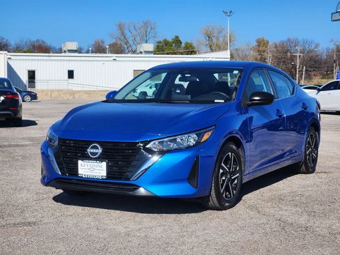 Used 2024 Nissan Sentra SV image 3
