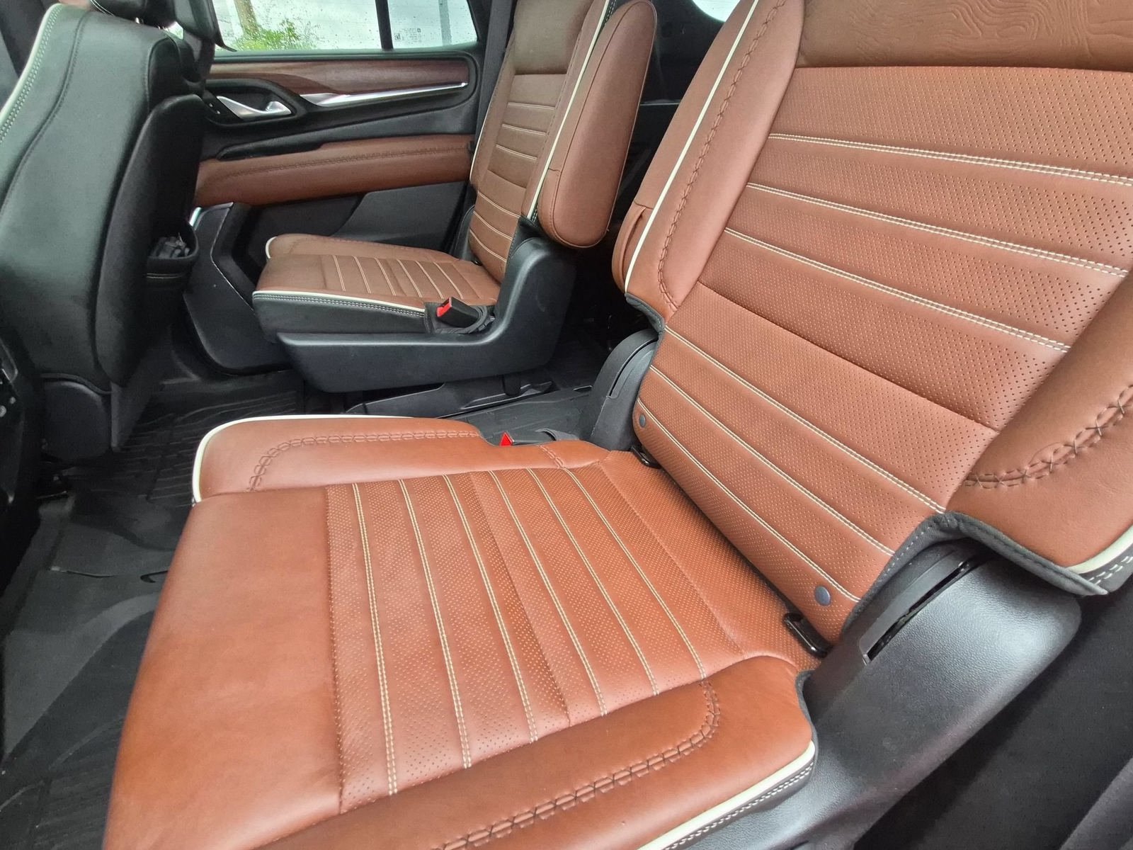 Used 2023 GMC Yukon Denali Ultimate AWD/4WD image 29