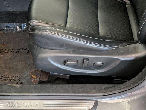 Used 2023 Nissan Maxima SV w/ Floor Mat Group FWD image 12