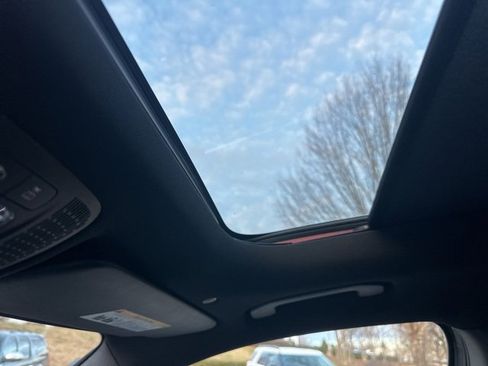 Certified 2021 Mercedes-Benz GLB 250 4MATIC image 21