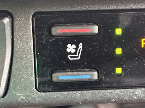 Used 2021 Toyota RAV4 Limited w/ Limited Grade Weather Package AWD/4WD image 29