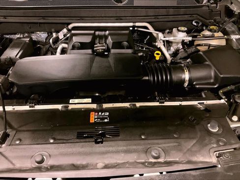 Used 2024 GMC Canyon AT4 w/ AT4 Premium Package image 30