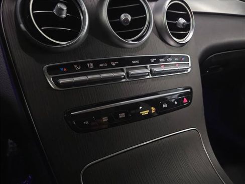 Used 2021 Mercedes-Benz GLC 300 4MATIC image 24