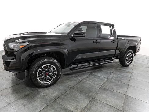 Used 2025 Toyota Tacoma TRD Sport image 3