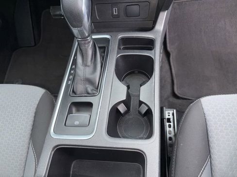 Used 2018 Ford Escape SE w/ SE Sync 3 Package image 9