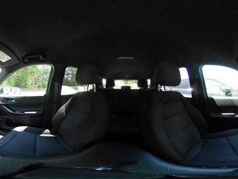 Used 2025 Chevrolet Equinox LT FWD image 43