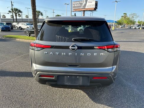 Used 2025 Nissan Pathfinder S image 5