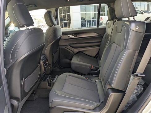 New 2025 Jeep Grand Cherokee L Laredo image 15