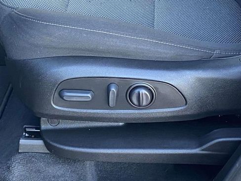 Used 2023 Chevrolet Traverse LT image 15