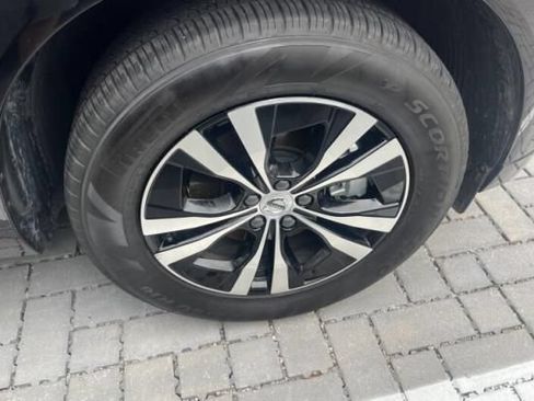 Used 2025 Volvo XC60 B5 Core AWD/4WD image 5