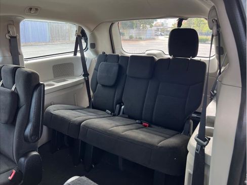 Used 2016 Dodge Grand Caravan American Value Package w/ UConnect Hands-Free Group image 15