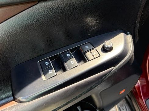 Used 2018 Toyota Highlander Limited Platinum AWD/4WD image 16