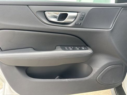 Certified 2025 Volvo V60 B5 Cross Country Plus image 17