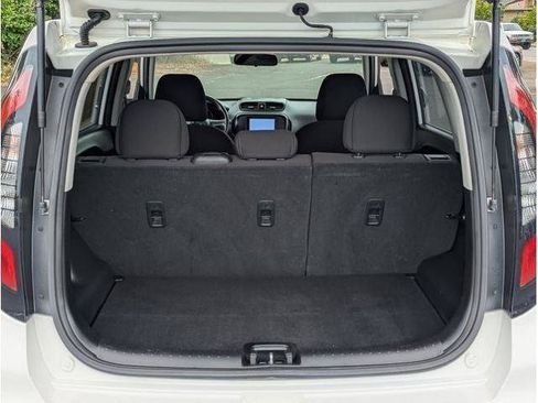 Used 2018 Kia Soul FWD image 55