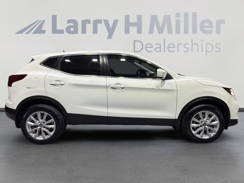 Used 2021 Nissan Rogue Sport S image 6