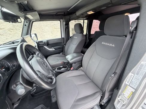 Used 2016 Jeep Wrangler Unlimited Sahara image 21