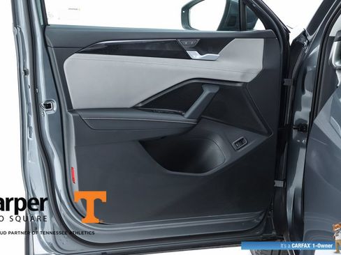 Used 2025 Volkswagen Tiguan SE w/ Panoramic Sunroof Package AWD/4WD image 57