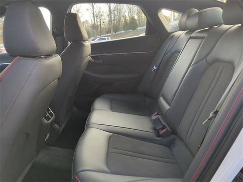 Used 2023 Hyundai Sonata SEL Plus w/ Preferred Accessory Package image 12