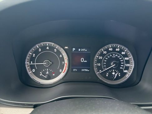 Used 2021 Hyundai Venue SEL image 21