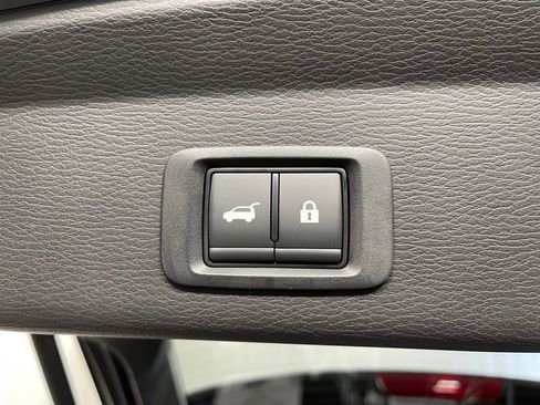 New 2025 Mitsubishi Outlander SE image 35