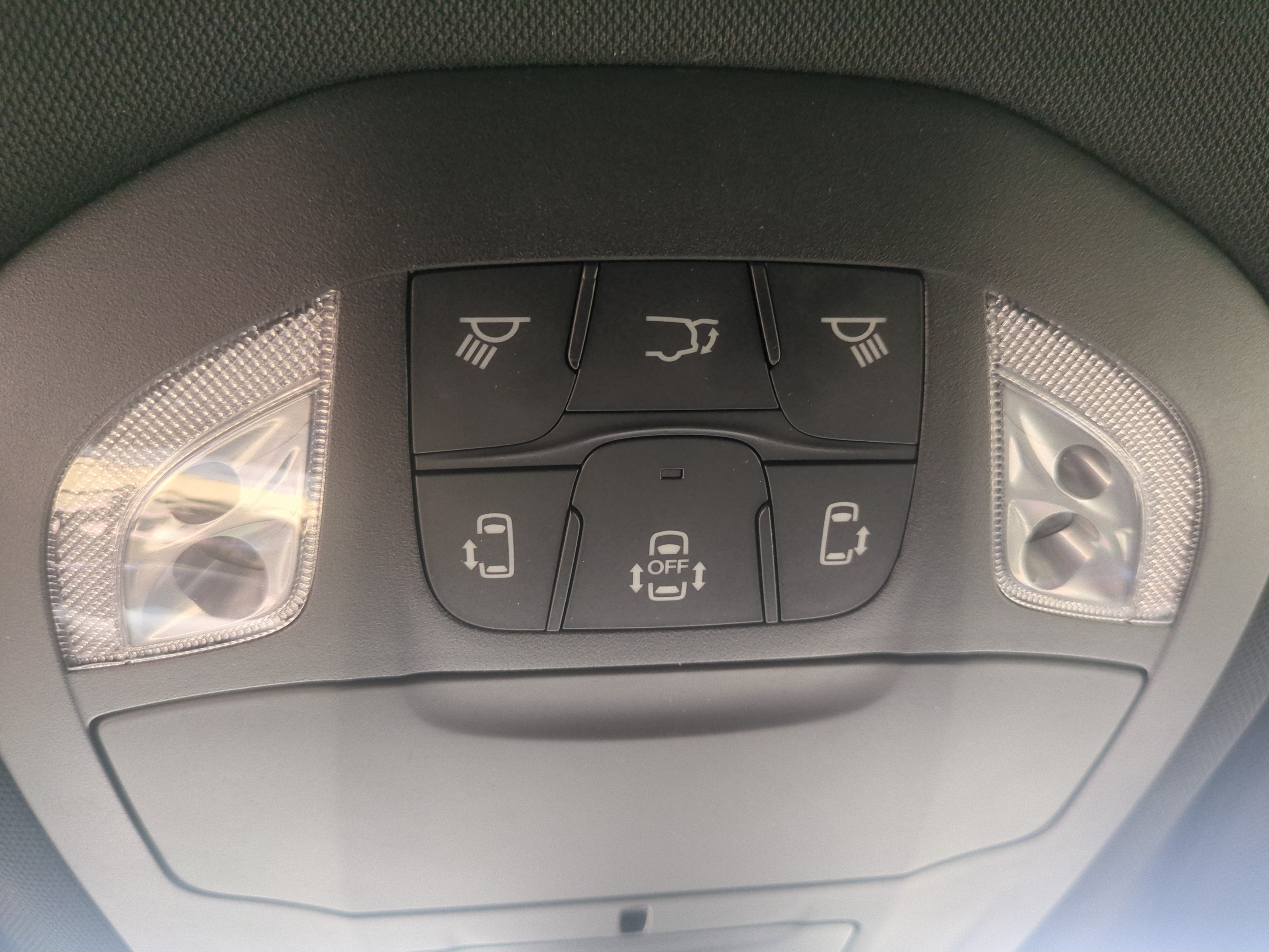 Used 2026 Chrysler Voyager LX FWD image 24
