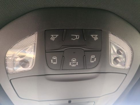 Used 2026 Chrysler Voyager LX FWD image 24