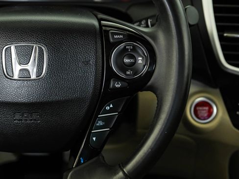 Used 2016 Honda Accord Touring image 16