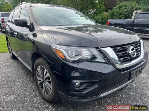 Used 2020 Nissan Pathfinder SV AWD/4WD image 2