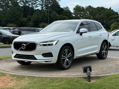 Used 2021 Volvo XC60 T5 Momentum FWD image 3