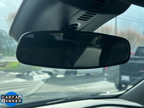 Used 2025 Chevrolet Traverse LT w/ Driver Confidence Package FWD image 39