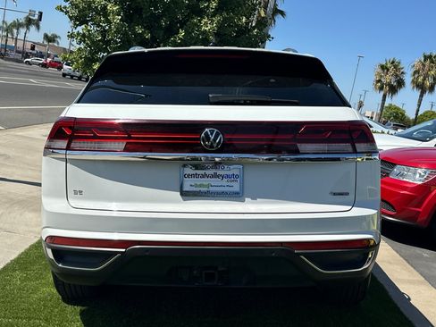 Certified 2024 Volkswagen Atlas Cross Sport SE AWD/4WD image 5