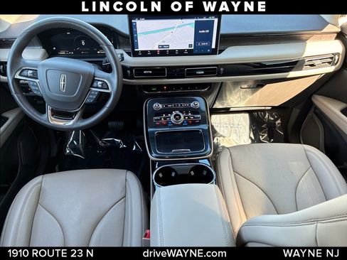 Used 2023 Lincoln Nautilus Reserve AWD/4WD image 24