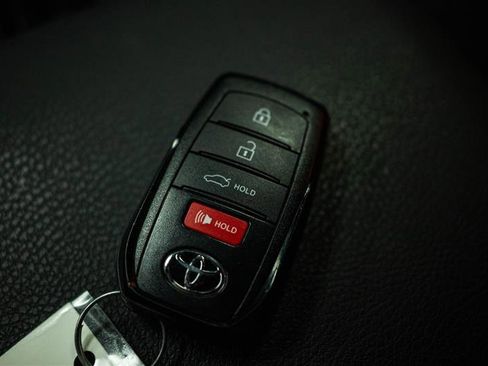 Used 2025 Toyota Camry SE image 23