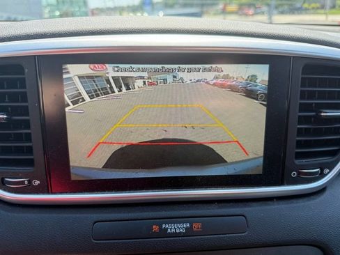 Certified 2022 Kia Sportage LX FWD image 12