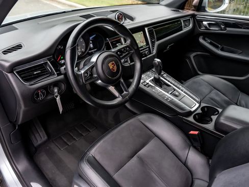 Used 2016 Porsche Macan S image 12