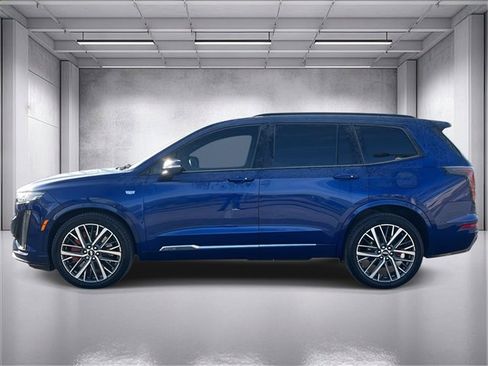 Used 2023 Cadillac XT6 Sport w/ Platinum Package image 6